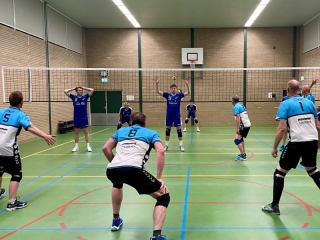 Nieuwe spelregels en scheidsrechterscursus